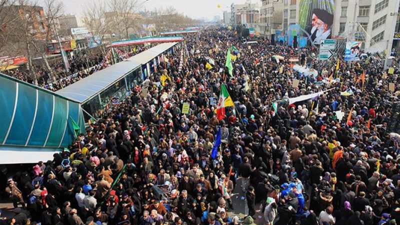 طوفان بشري يجوب محافظات إيران إحياءً للذكرى الـ39 لانتصار الثورة الإسلامية